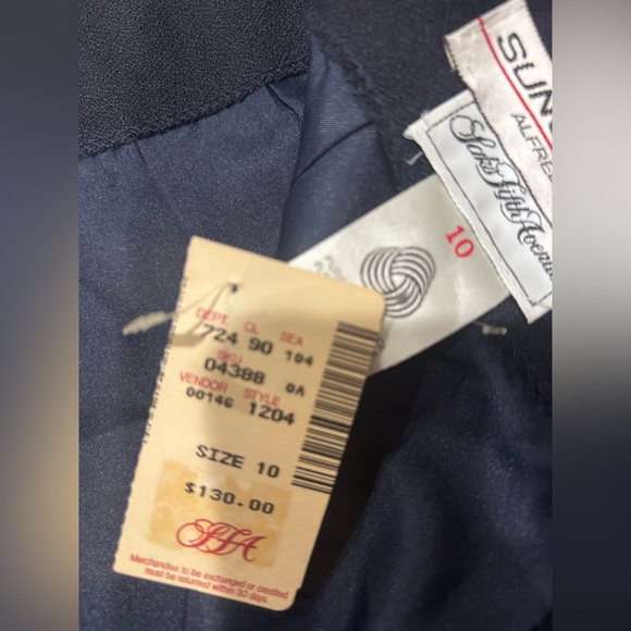 ALFRED SUNG,
Sung sport
(Saks First Avenue) Size 10
Black / - Picture 4 of 6